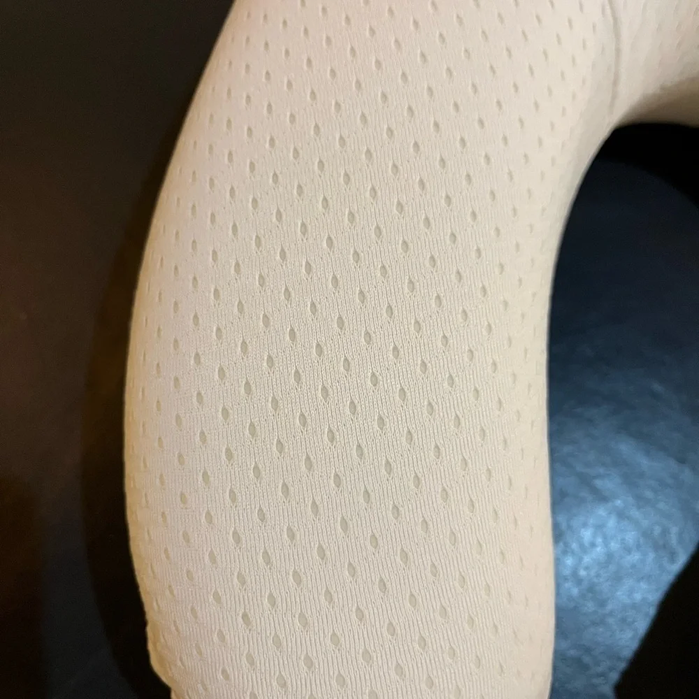Tempurpedic Unwrapped Memory Foam Neck Pillow. New without Tags. Bulk Available.
